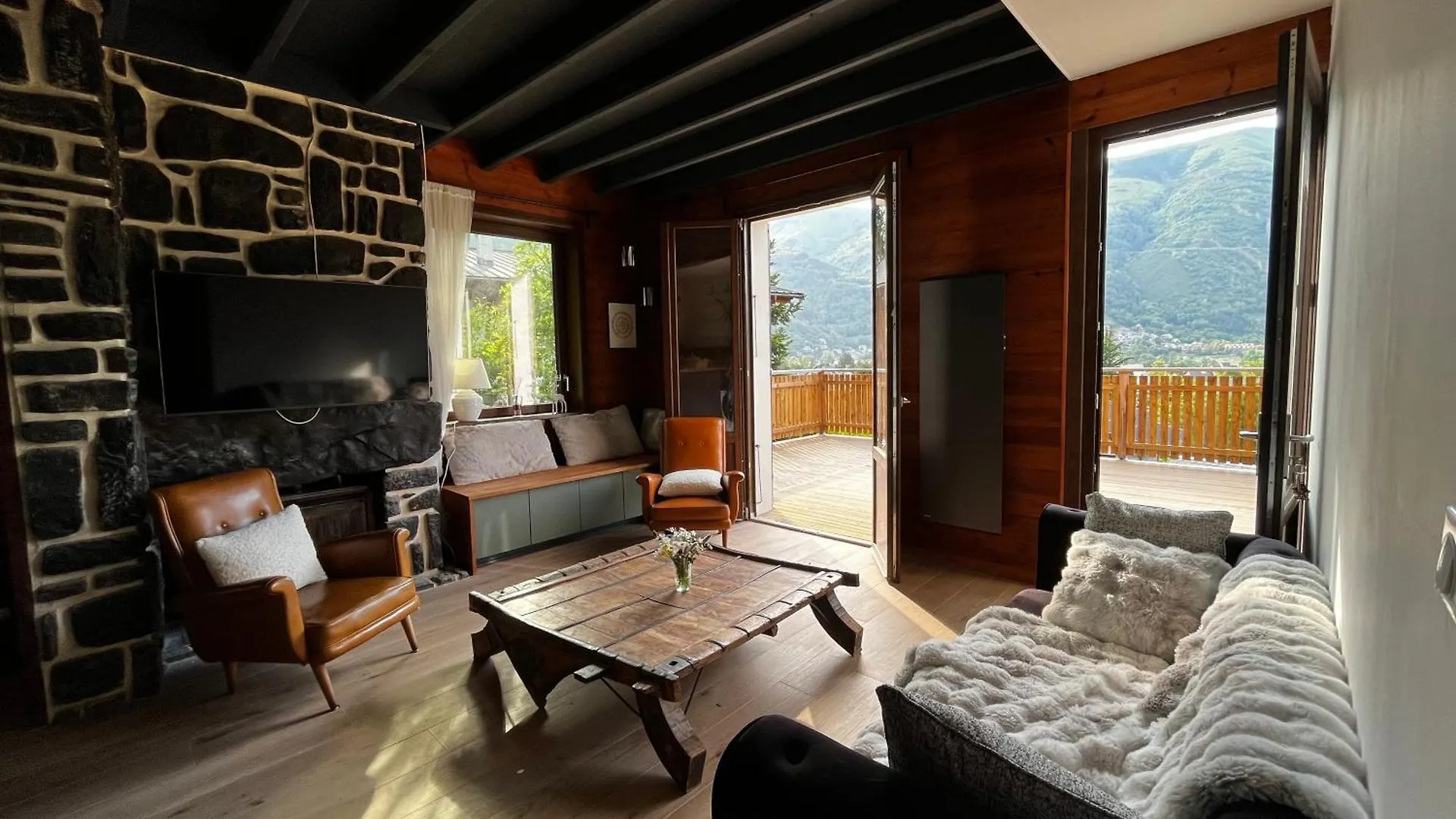 Chalet Otsoak Chalet Prive 3 Chambres 6 Personnes Avec Grande Terrasse, Garage Couvert, Vue Montagnes A St Lary Village Saint-Lary-Soulan
